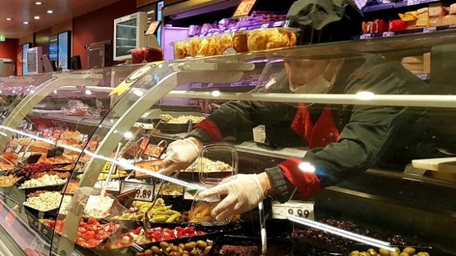 Възможна ли е дефлация в България? Експерти прогнозират спад на цените още през април