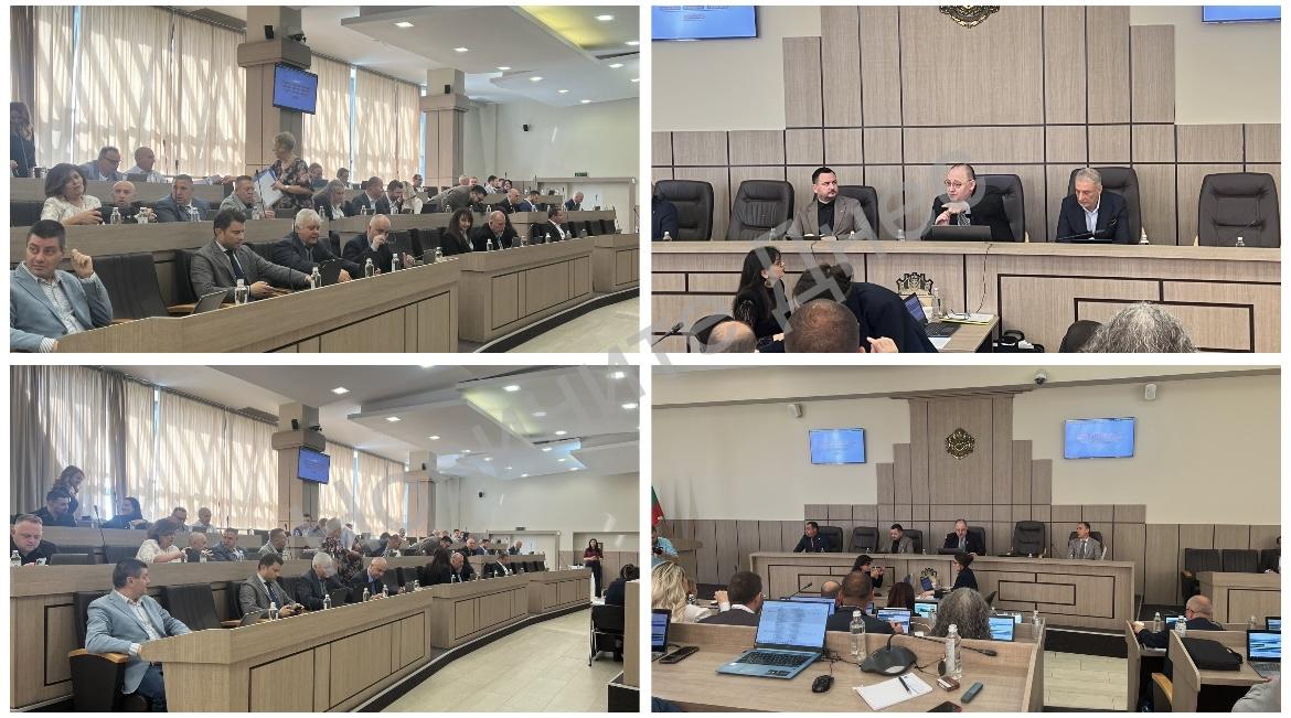Започна двадесет и третото редовно заседание на Общинския съвет в Бургас(снимки)