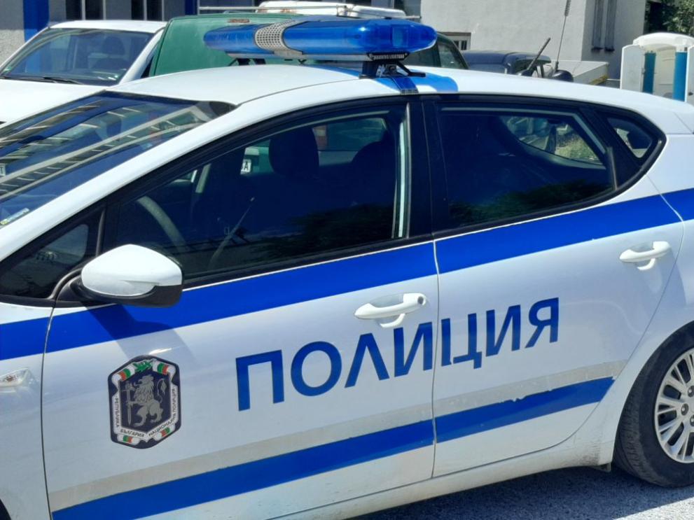 Три инцидента за два дни: Задържания и грабеж в Бургаско
