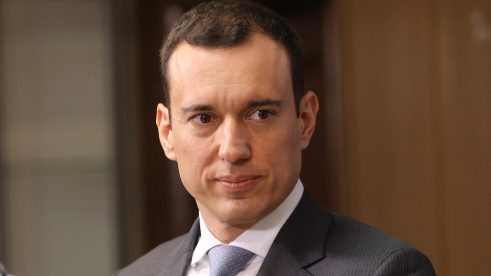 Кметът на София Васил Терзиев алармира за риск от криза в сметосъбирането