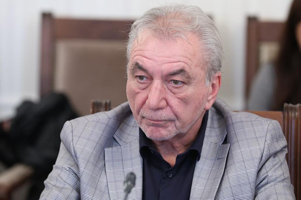 Росен Карадимов оглави КЗК с подкрепата на БСП – напрежение, критики и политически обвинения в парламента