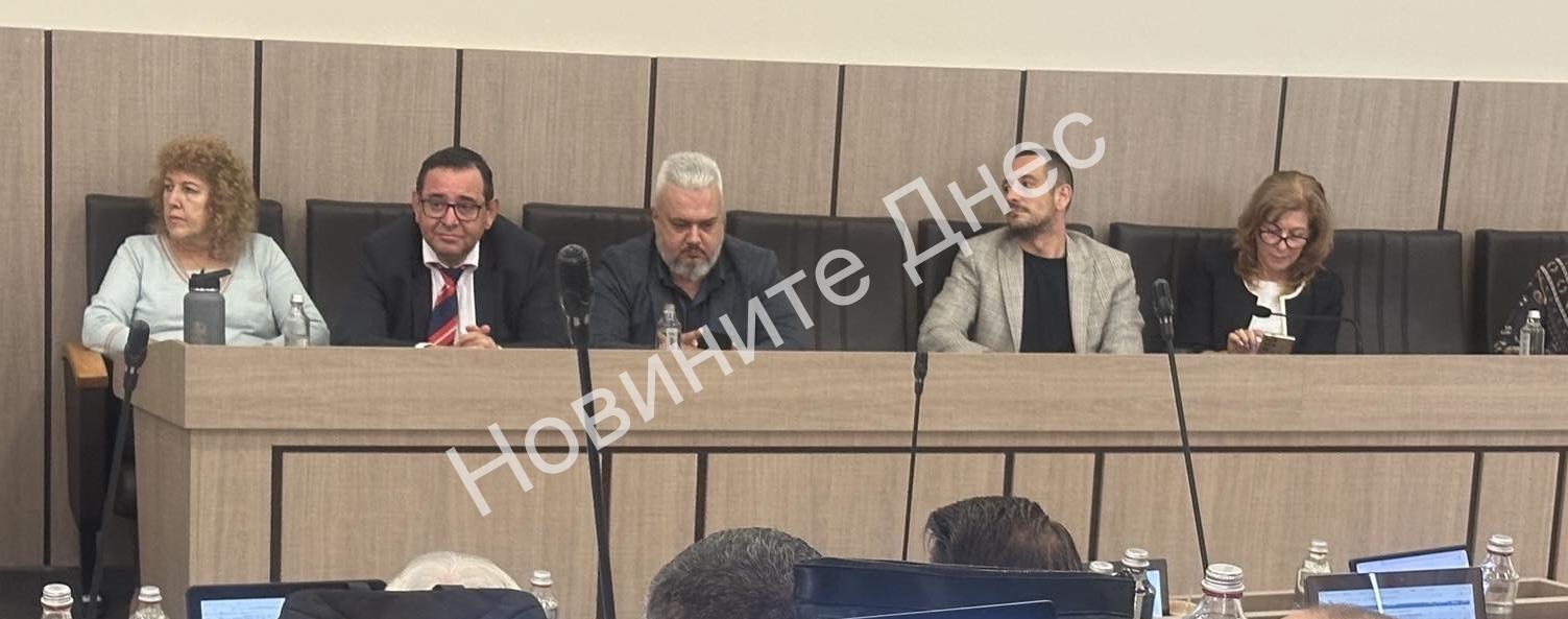 Бургас отдаде признание на изявени личности с почетни звания за принос към града