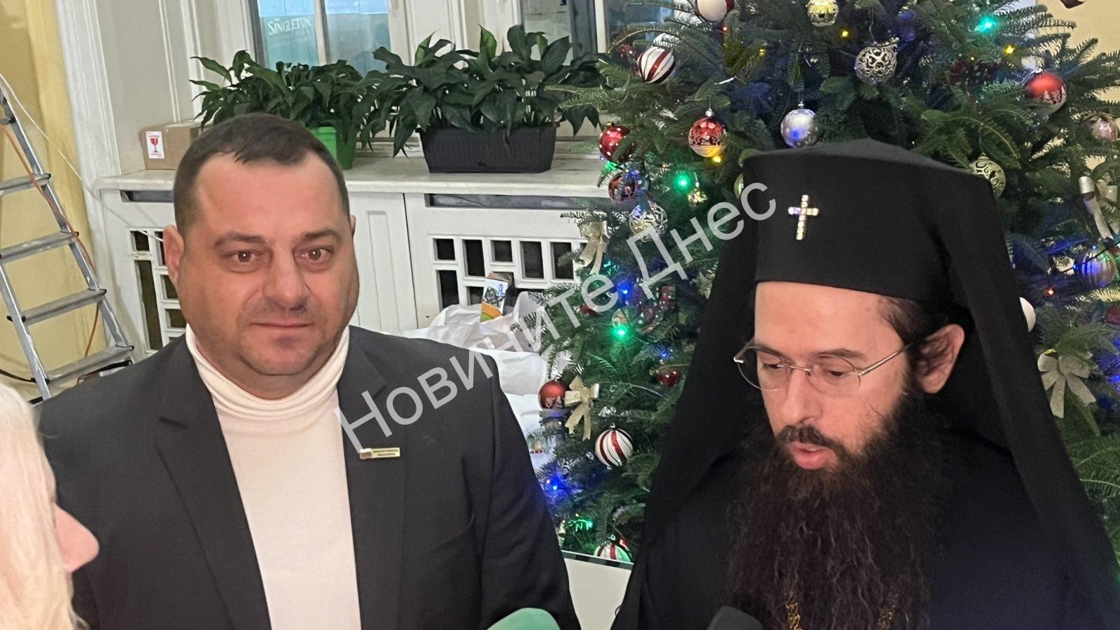 С детски песни и благотворителност Бургас даде старт на инициативата „Елха на доброто“