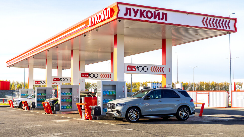 “Шеврон” и “Куантум Капитал Груп” подават обща оферта за международните активи на “Лукойл”