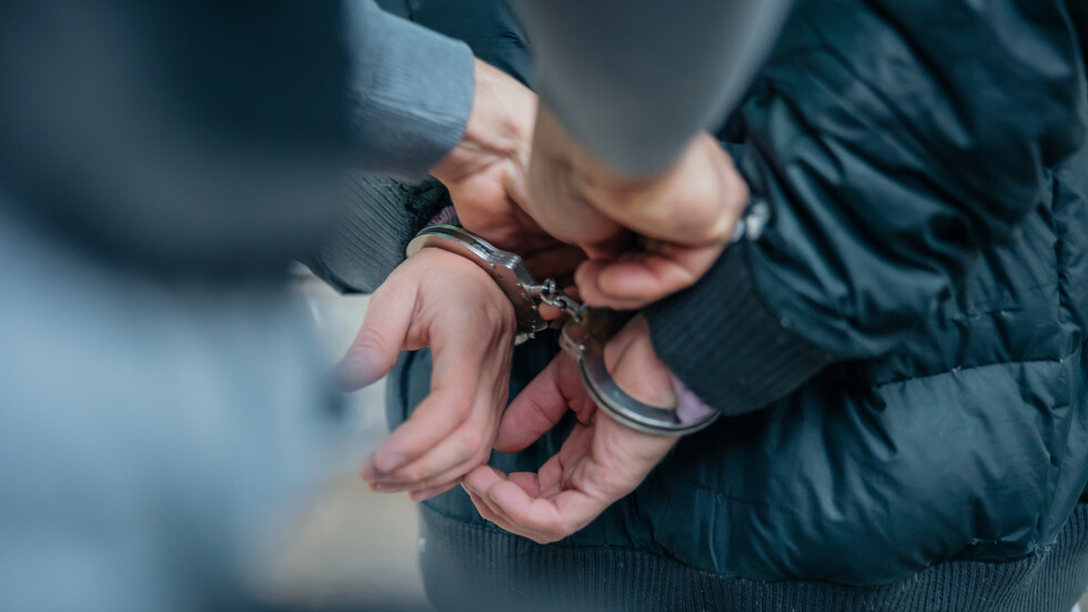 Задържаха внука на Цветелин Кънчев за грабеж в София