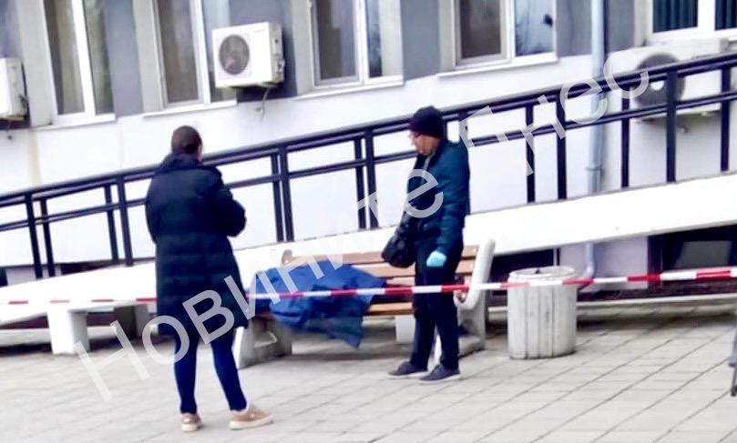 ИЗВЪНРЕДНО: Почина жена пред УМБАЛ – Бургас, разследват случая/снимки/