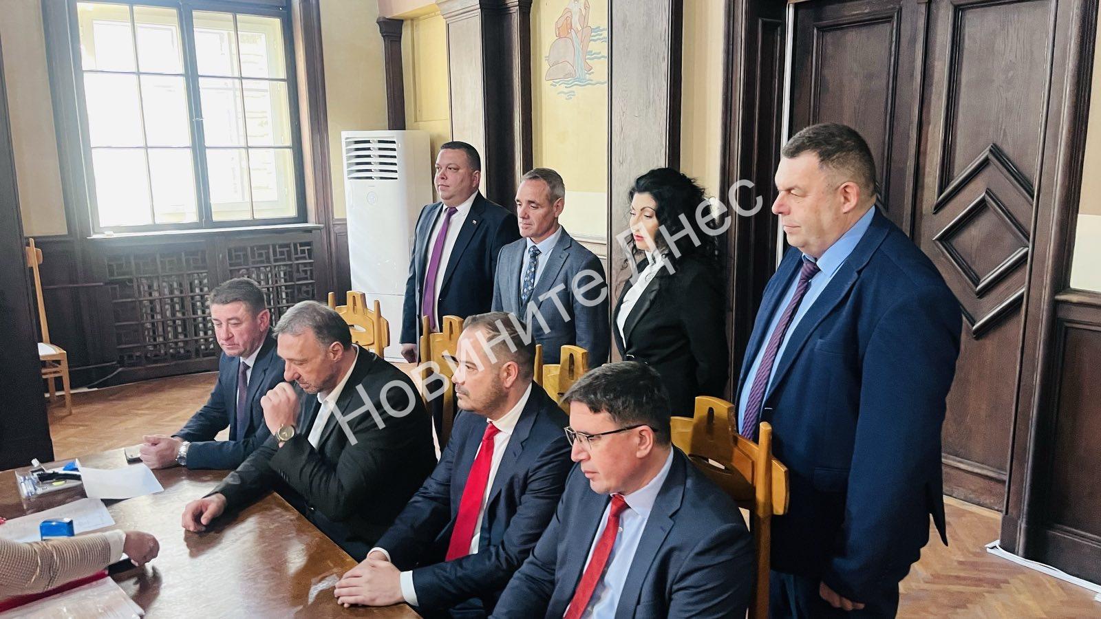 ДПС се регистрира за изборите, Калин Стоянов оглавява листата в Бургас/кадри/