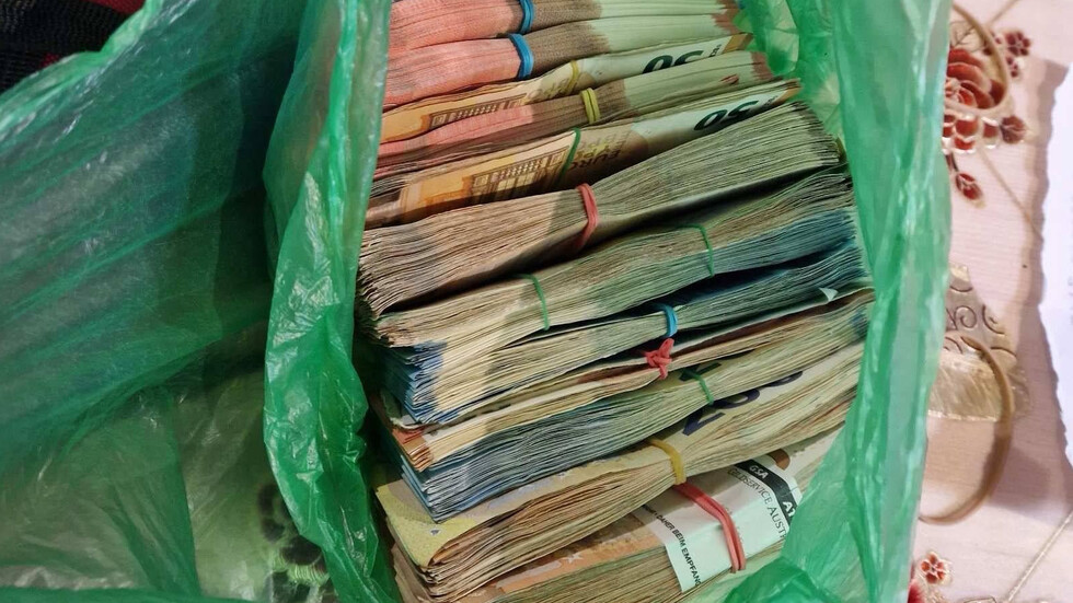 Задържаха мъж с над 40 000 евро за купуване на гласове в Ловешко