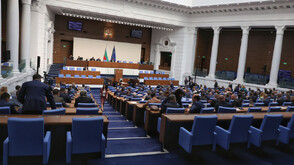 Парламентът обсъжда нов държавен дълг до 3,8 млрд. евро