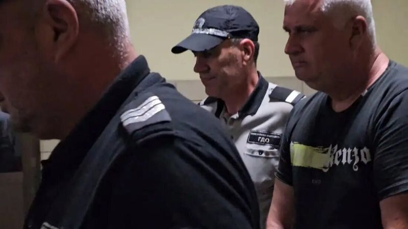 От Апелативен съд Бургас категорични: Шофьорът, причинил тежката катастрофа, при която загинаха две 9-годишни деца и мъж, остава в ареста