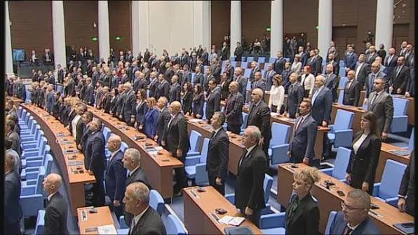 НА ЖИВО: Депутатите обсъждат законопроектите на Бюджет 2026, както и бюджетите на ДОО и НЗОК