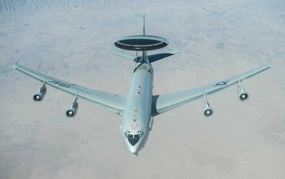 Тревога над Персийския залив: Самолет AWACS подаде код „7700“ и изчезна от радарите