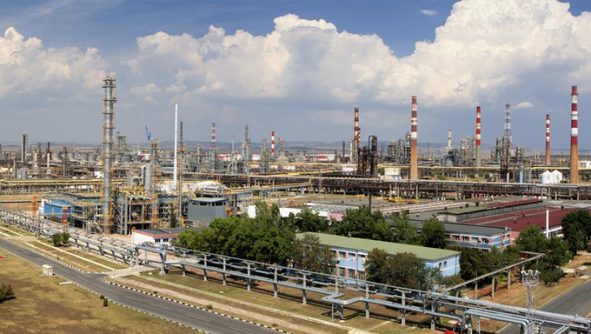 РИОСВ погна „ЛУКОЙЛ Нефтохим“ заради миризмата на нефтопродукти в Бургас