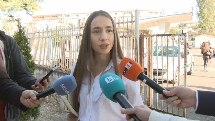 След година на съдебни ограничения: Ива Михайлова се прибра в България