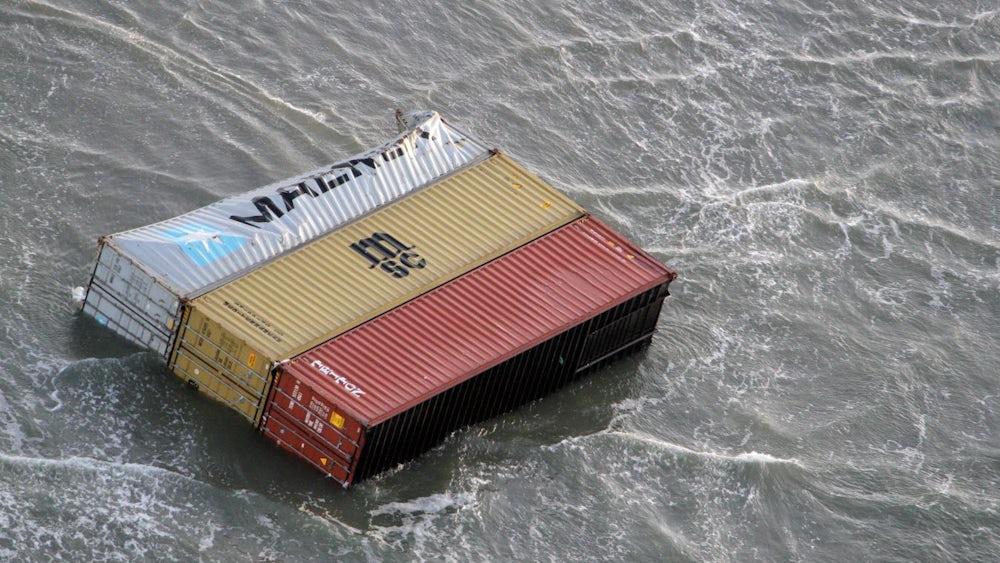 ОПАСНОСТ В ЧЕРНО МОРЕ! Над 20 контейнера паднаха от ударения край Калиакра CONTSHIP JET – сред товарите има запалими газове и опасни вещества!